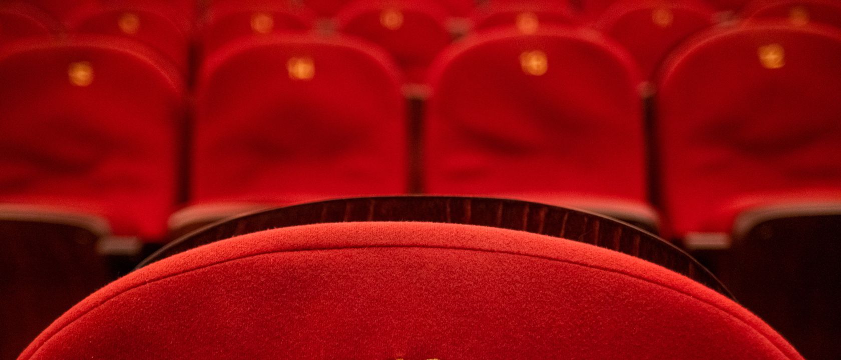 fotele teatralne czerwień krzysztof wiśniewski