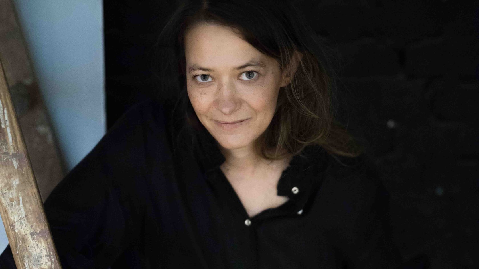 na zdjęciu dyrektorka artystyczna teatru komedia, aneta groszyńka - zdjęcie przedstawia portret kobiety