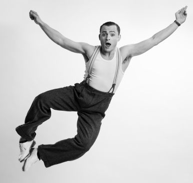 Dawid Dziarkowski jako Adolf Dymsza