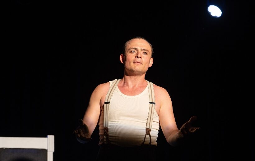 Dziarkowski jako Dymsza!