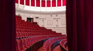 Spacer po Komedii z tłumaczeniem na PJM